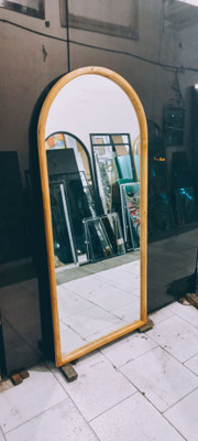 آینه قدی چوبی طرح گنبدی